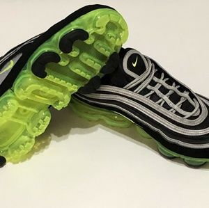 Nike Air Vapormax 97 Japan OG size 13. Black Volt